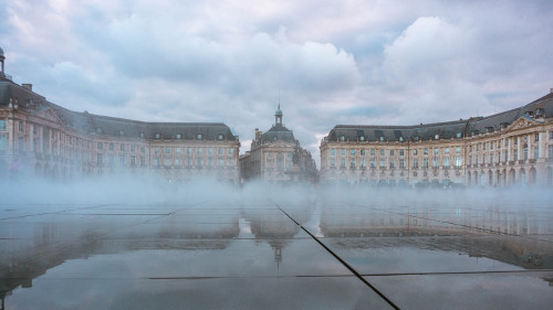 Fog at Miroir d'Eau in Bordeaux, France