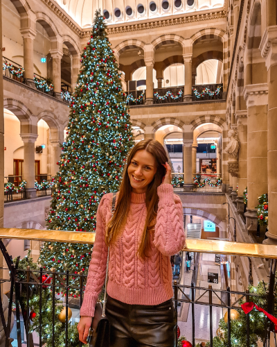Christmas Photo Spot at Magna Plaza in Amsterdam, the Netherlands