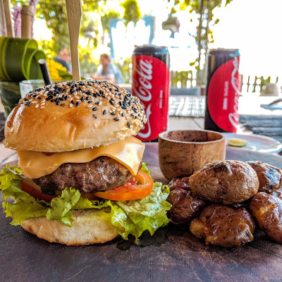 Lunch at In the Raw, an Instagrammable café in Canggu, Bali, Indonesia