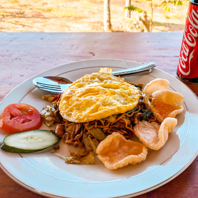 Bami Goreng at Broken Beach in Nusa Penida, Bali, Indonesia