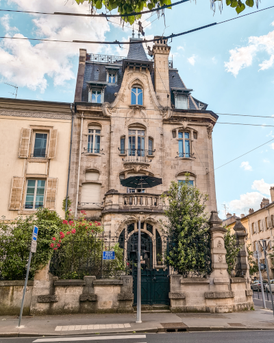 Art Nouveau Building alogn Avenue Foch in Nancy, France