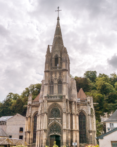 Église Sainte Madeleine in La Bouille, France