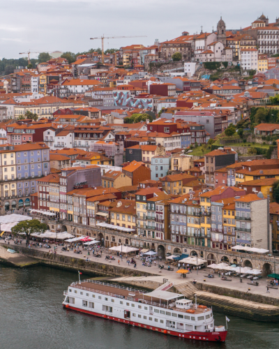 Dom Luís I Bridge in Porto, Portugal